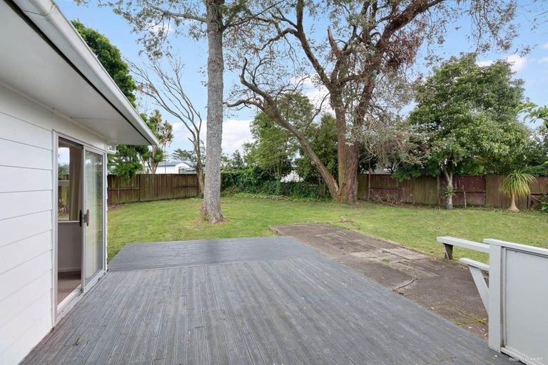 Photo of property in 27 Chislehurst Street, Henderson, Auckland, 0612