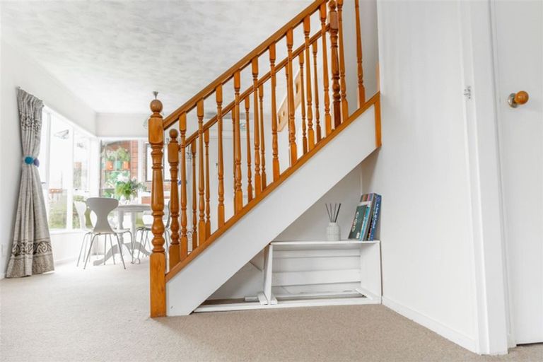 Photo of property in 2/61 Woodhouse Avenue, Karori, Wellington, 6012