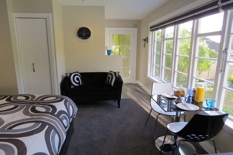 Photo of property in 51 Cavendish Square, Strathmore Park, Wellington, 6022