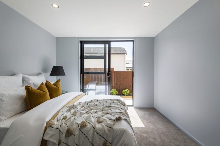 Photo of property in 2/33 Williamson Avenue, Belmont, Auckland, 0622