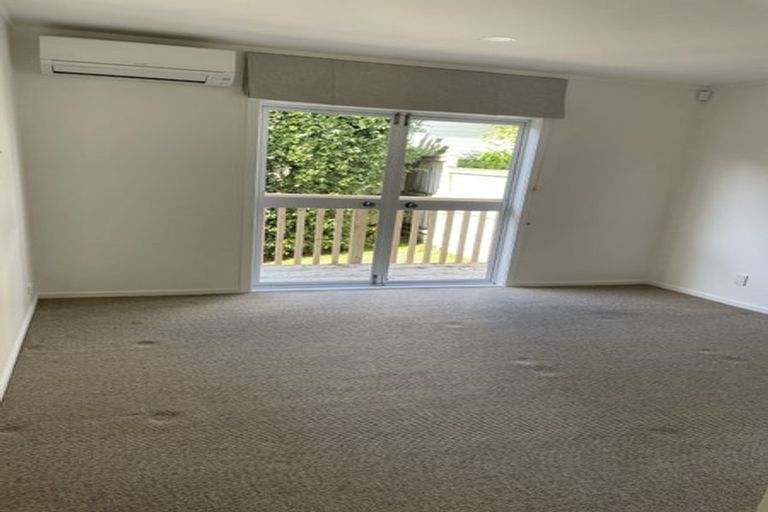 Photo of property in 63 Knights Road, Rothesay Bay, Auckland, 0630