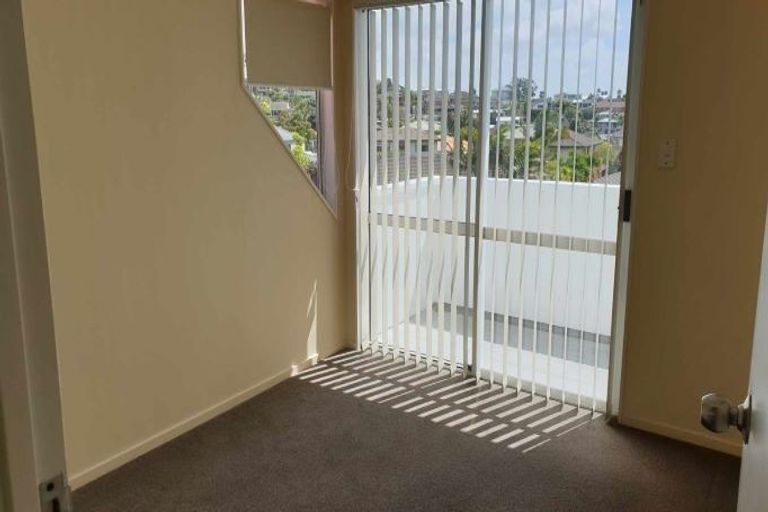 Photo of property in 41 Esther Place, Red Beach, 0932