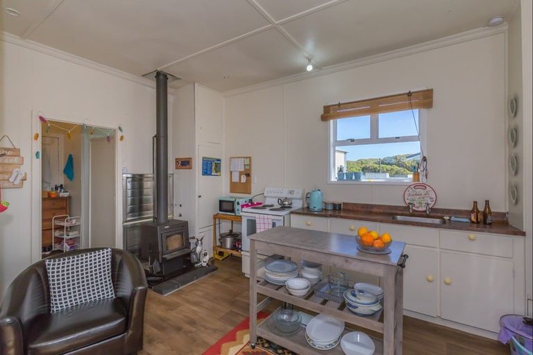 Photo of property in 10 Mahuri Street, Himatangi Beach, Foxton, 4891