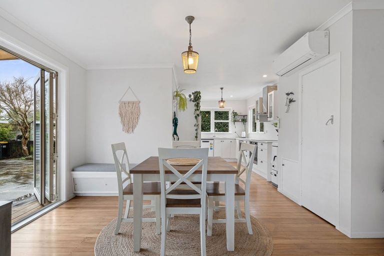 Photo of property in 12 East Street, Greytown, 5712