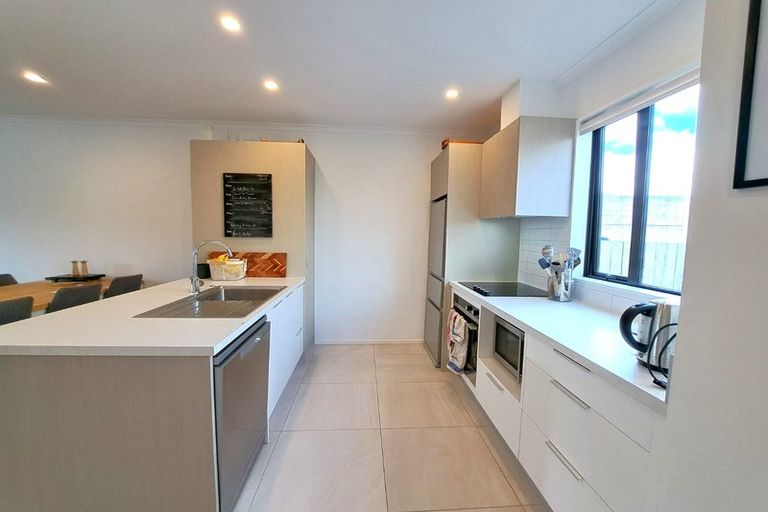 Photo of property in 10d Titoki Street, Te Atatu Peninsula, Auckland, 0610