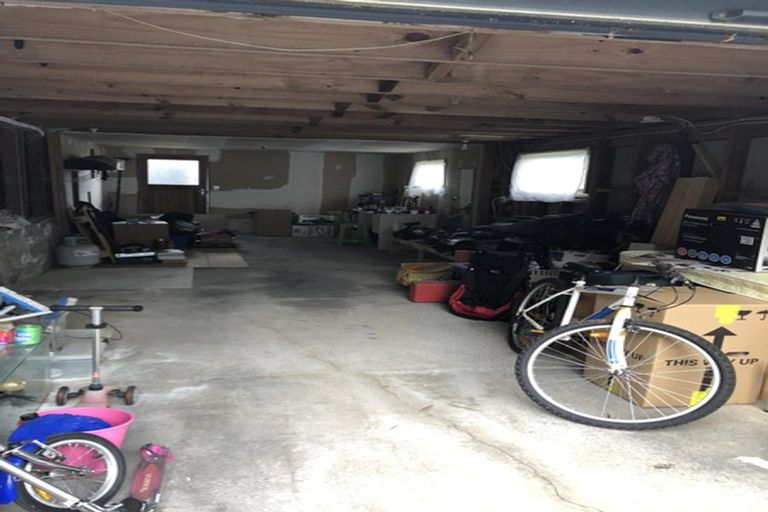 Photo of property in 4 La Trobe Street, Pakuranga Heights, Auckland, 2010