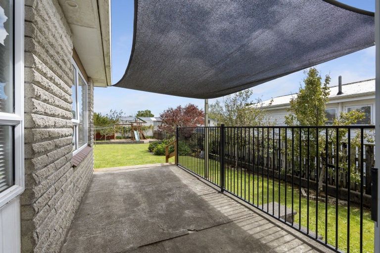 Photo of property in 6 Kahikatea Street, Inglewood, 4330