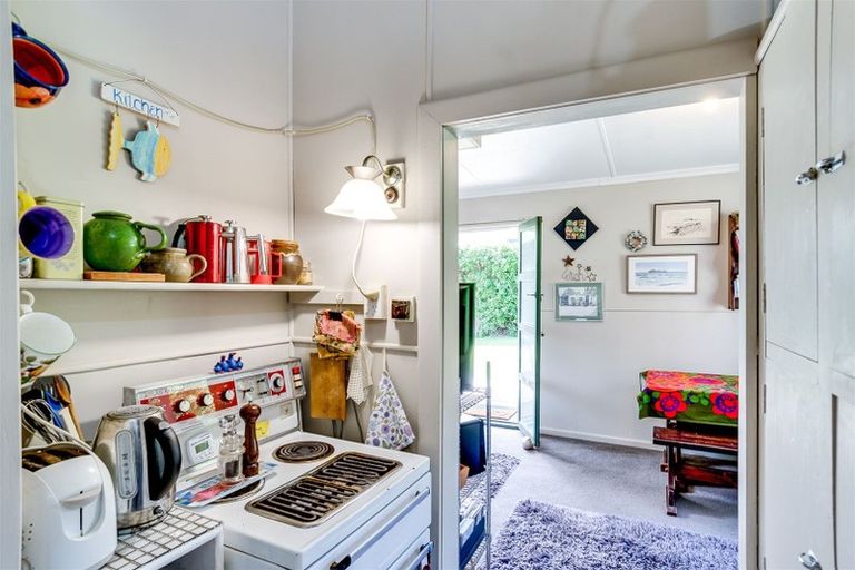 Photo of property in 35 Airini Road, Waimarama, Havelock North, 4294