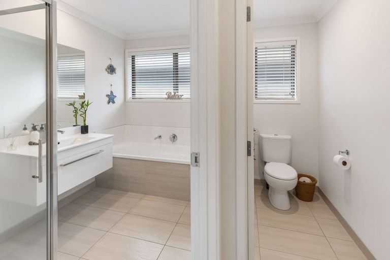 Photo of property in 20 Batty Street, Papamoa Beach, Papamoa, 3118