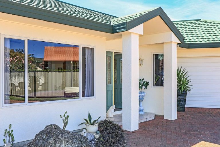 Photo of property in 9 Claridge Place, Taradale, Napier, 4112