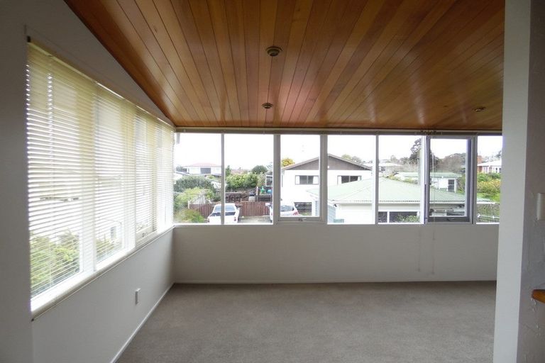 Photo of property in 1/20 Bridge Avenue, Te Atatu South, Auckland, 0610