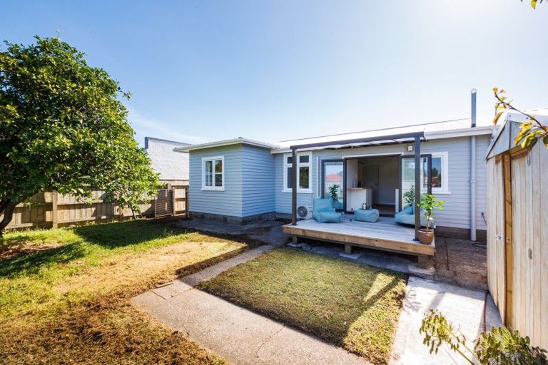 Photo of property in 106 Shamrock Street, Takaro, Palmerston North, 4412