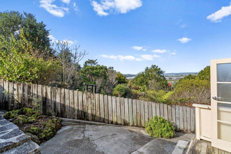 Photo of property in 10 Memorial Drive, Parahaki, Whangarei, 0112