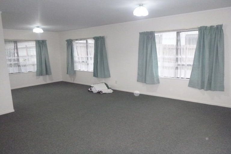Photo of property in 12 Sumich Place, West Harbour, Auckland, 0618