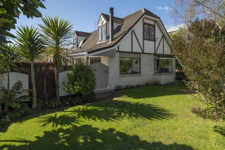 Photo of property in 52a Resolution Road, Welcome Bay, Tauranga, 3112