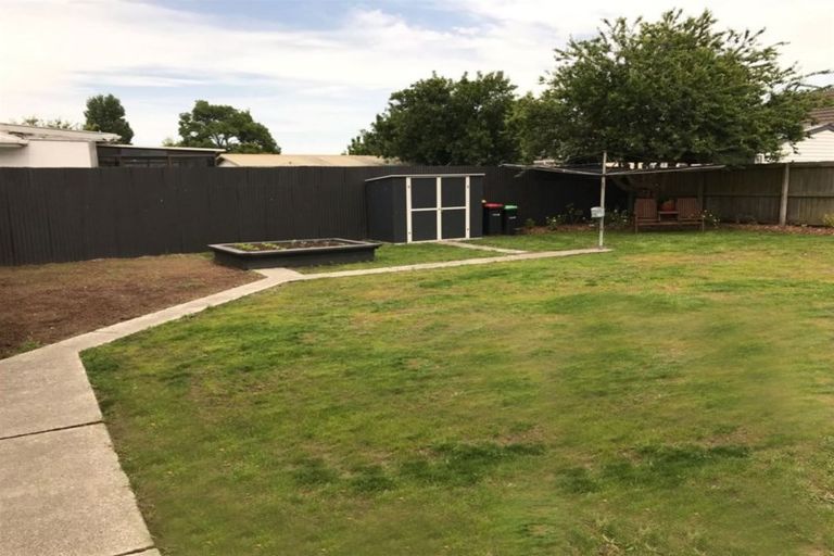 Photo of property in 35 Merrington Crescent, Aranui, Christchurch, 8061