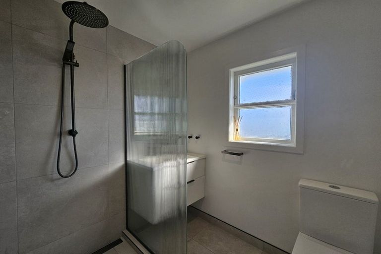 Photo of property in 51a Vodanovich Road, Te Atatu South, Auckland, 0610