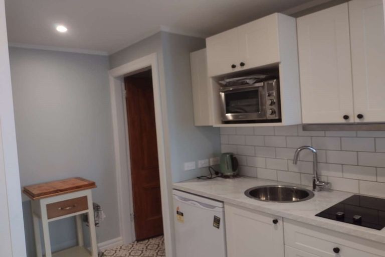 Photo of property in 28 Talavera Terrace, Kelburn, Wellington, 6012