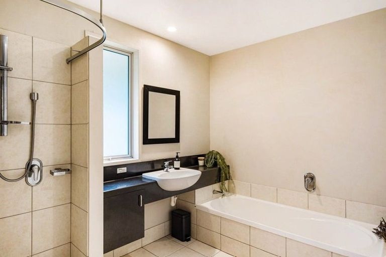 Photo of property in 12 Shortland Place, Havelock North, 4130