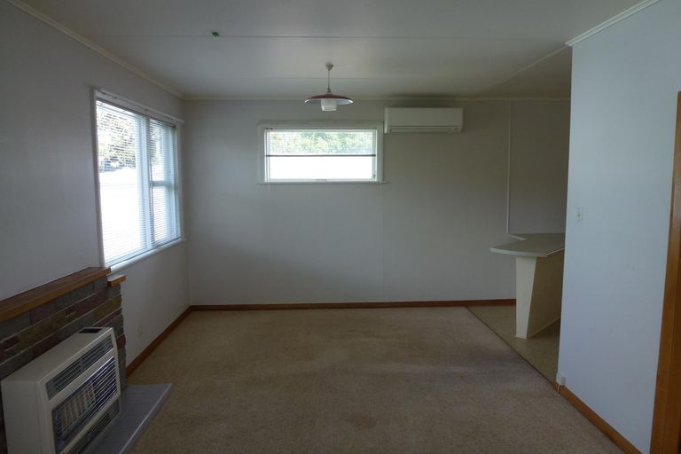 Photo of property in 64 Newcastle Street, Hokowhitu, Palmerston North, 4410