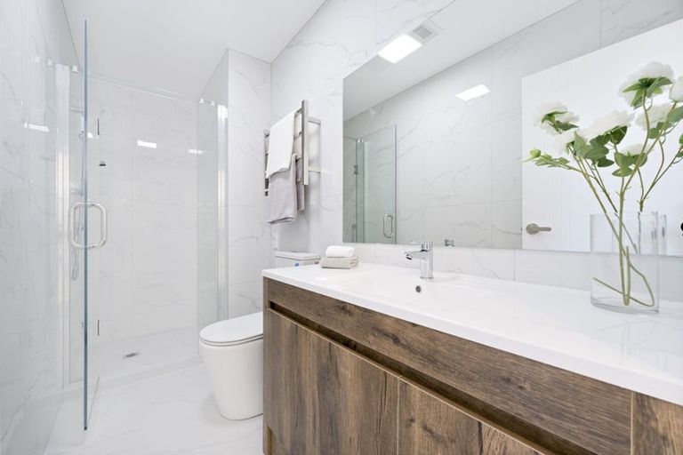 Photo of property in 35c Hereford Street, Te Atatu Peninsula, Auckland, 0610