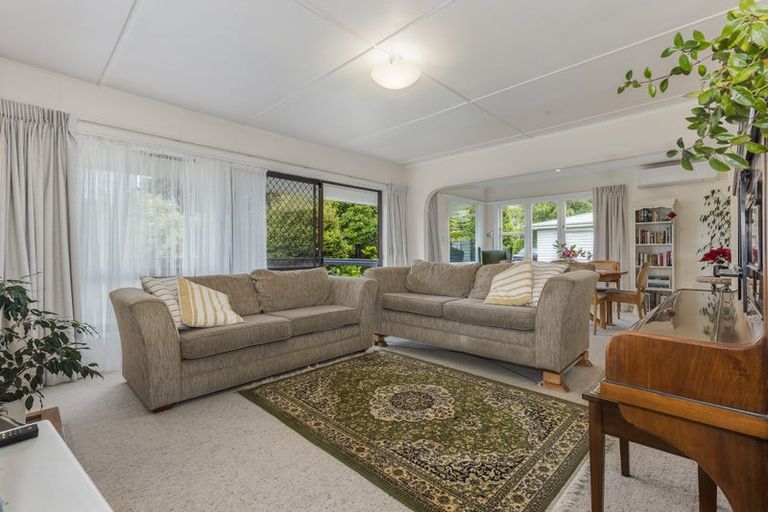 Photo of property in 1 Marere Avenue, Paraparaumu, 5032