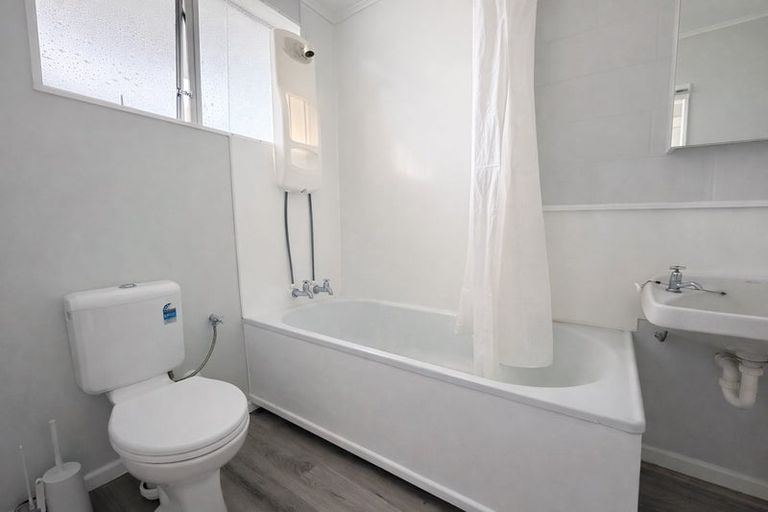 Photo of property in 46 Awamutu Grove, Waiwhetu, Lower Hutt, 5010