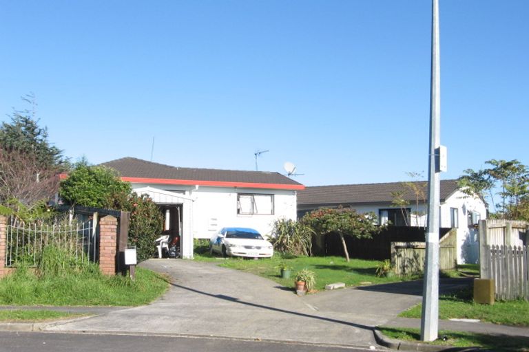 Photo of property in 2/11 Zurich Place, Weymouth, Auckland, 2103
