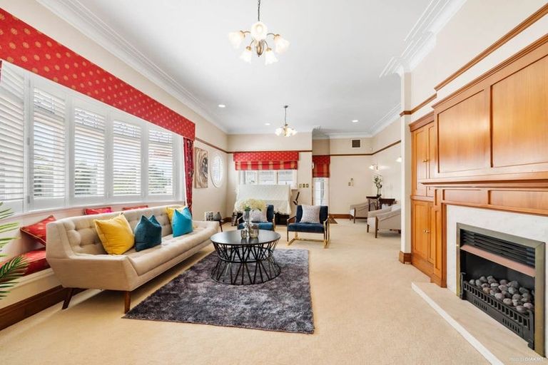 Photo of property in 108 Kitchener Road, Milford, Auckland, 0620