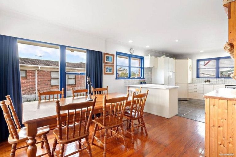 Photo of property in 1/27 Buckingham Crescent, Manukau, Auckland, 2025