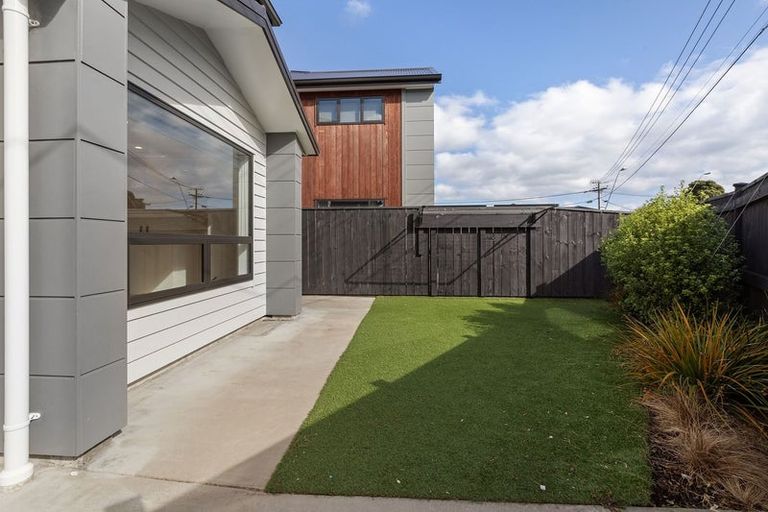 Photo of property in 124a Cambridge Terrace, Fairfield, Lower Hutt, 5011