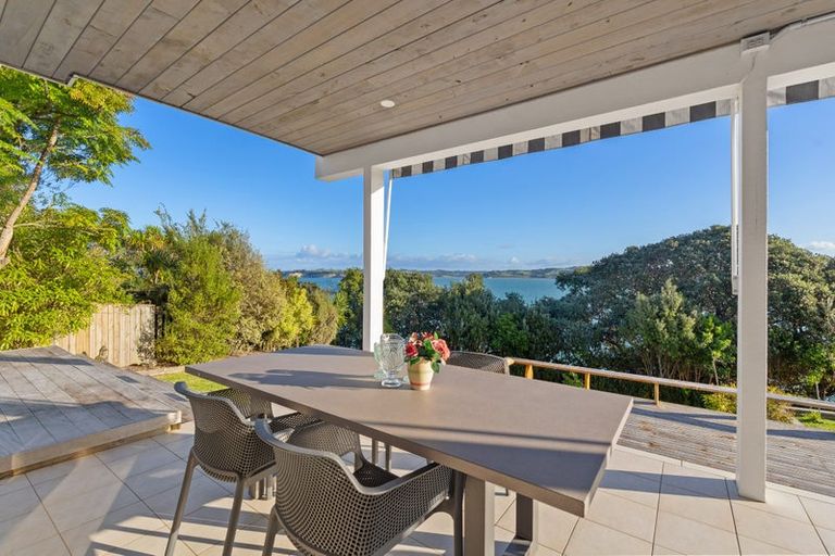 Photo of property in 819 Whangaparaoa Road, Manly, Whangaparaoa, 0930