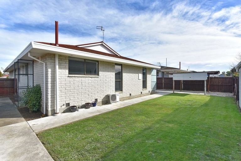 Photo of property in 2/17 Apollo Place, Papanui, Christchurch, 8052