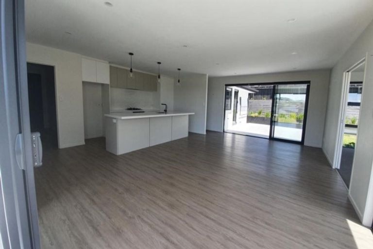 Photo of property in 2 Western Rise, Hurworth, New Plymouth, 4310