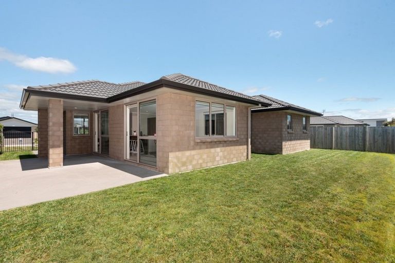 Photo of property in 12 Oka Street, Papamoa Beach, Papamoa, 3118