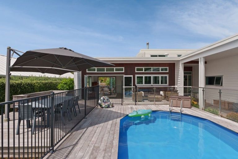 Photo of property in 11 Beach Cove, Wainui, Gisborne, 4010