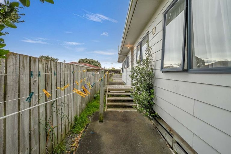 Photo of property in 49a Thatcher Street, Castlecliff, Whanganui, 4501