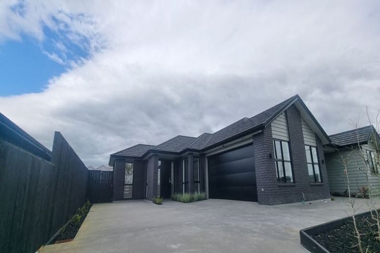 Photo of property in 110 Monument Road, Clevedon, 2582