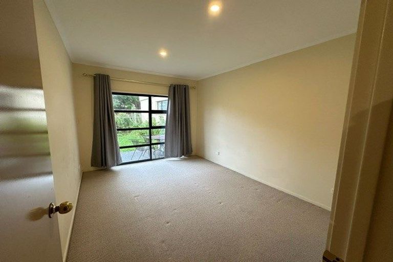 Photo of property in 36 Sea Spray Drive, Bucklands Beach, Auckland, 2012