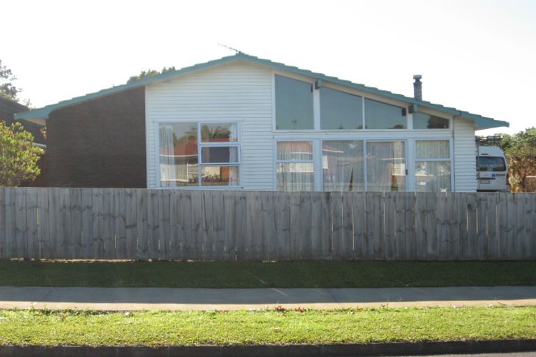 Photo of property in 46 Cascades Road, Pakuranga Heights, Auckland, 2010