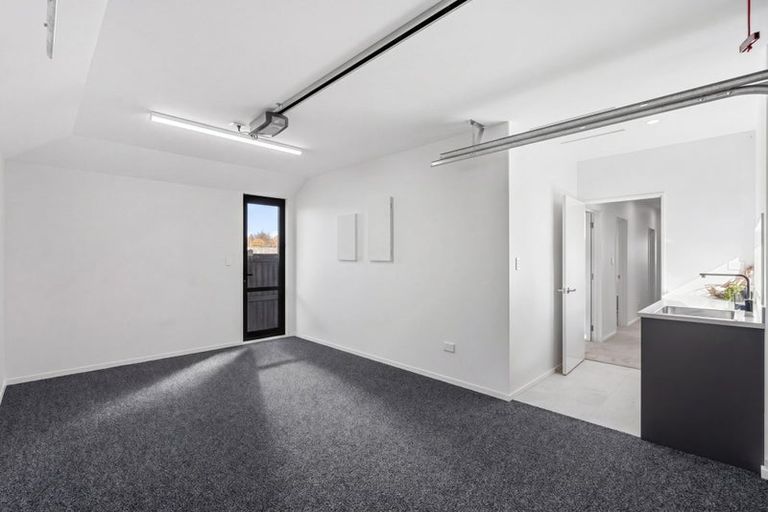 Photo of property in 3/84 Mcmahon Drive, Aidanfield, Christchurch, 8025
