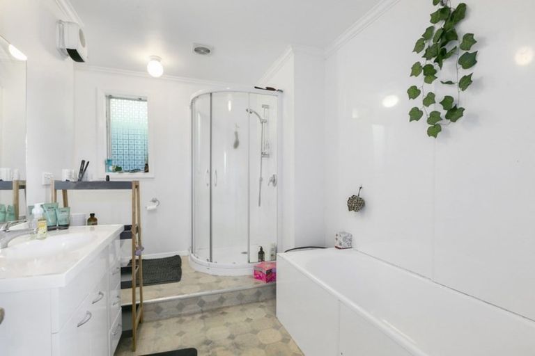 Photo of property in 58 Walter Street, The Glen, Dunedin, 9011