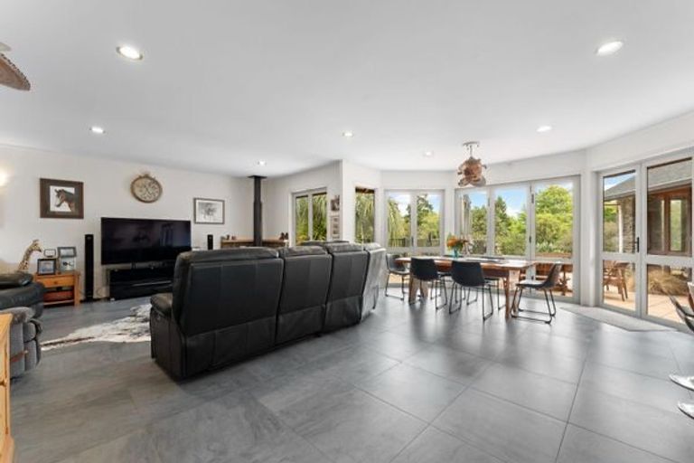 Photo of property in 40 Foster Road, Kumeu, 0891