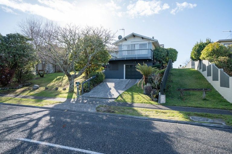 Photo of property in 116 Taupo View Road, Taupo, 3330