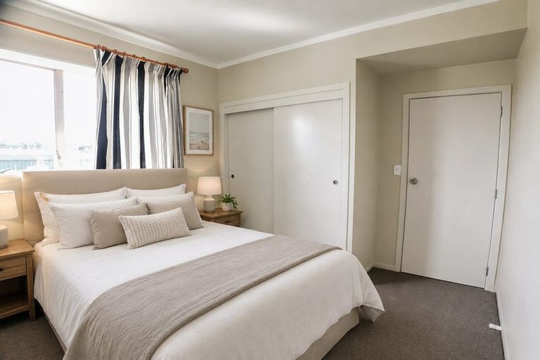 Photo of property in 67 Lincoln Park Avenue, Massey, Auckland, 0614