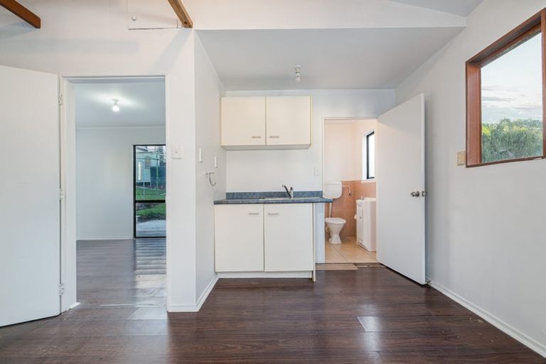 Photo of property in 14 Alidade Place, Massey, Auckland, 0614