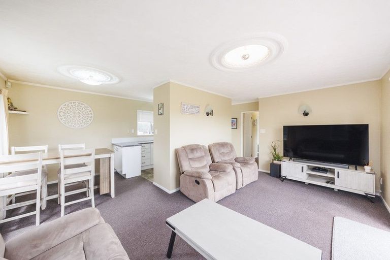 Photo of property in 17 Cargill Grove, Kelvin Grove, Palmerston North, 4414