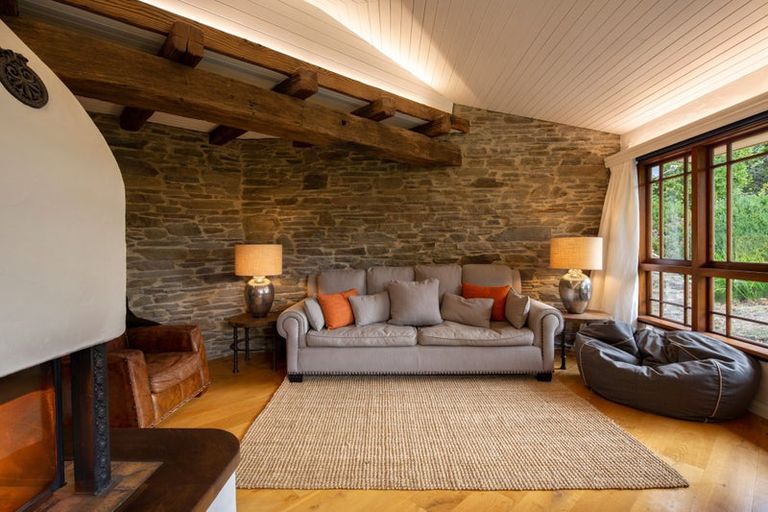 Photo of property in 11 Arrowtown-lake Hayes Road, Lake Hayes, Queenstown, 9371