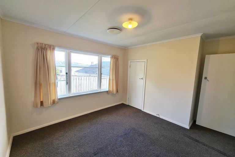 Photo of property in 27 Fraser Street, Wainuiomata, Lower Hutt, 5014