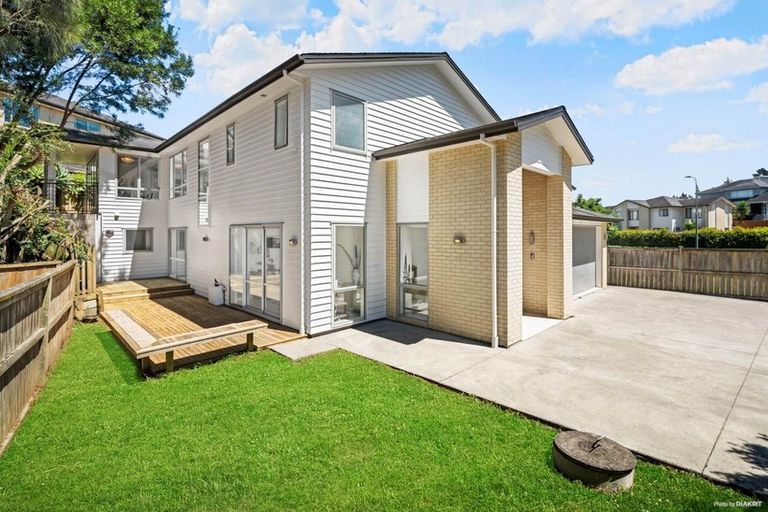 Photo of property in 29 Corricvale Way, Northcross, Auckland, 0630